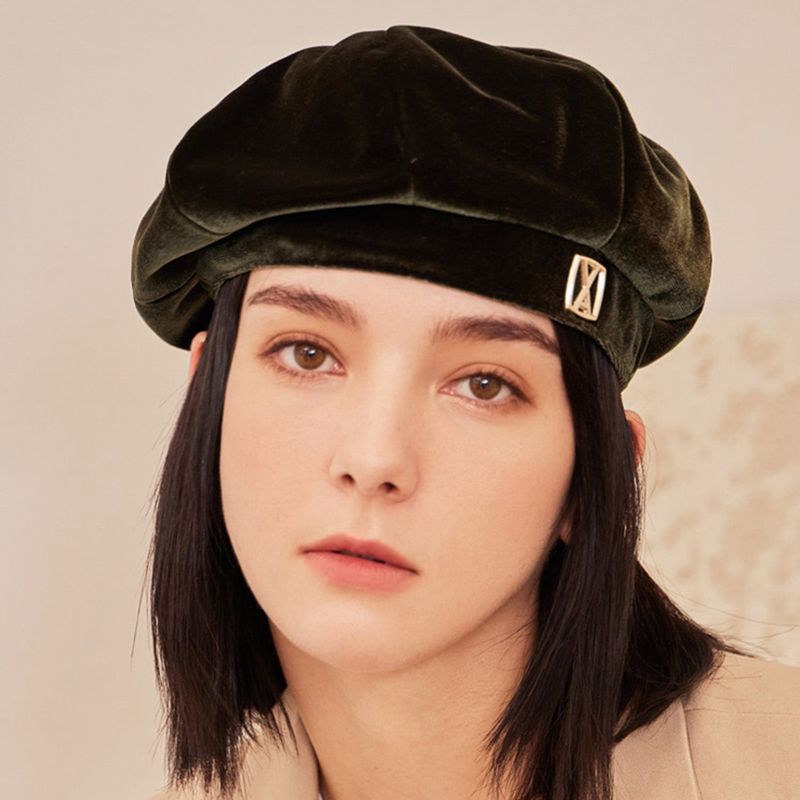 VA Square Stud Octagon Velvet Beret / Khaki