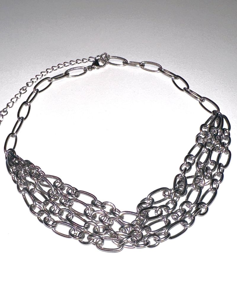 wide chain layeard necklace