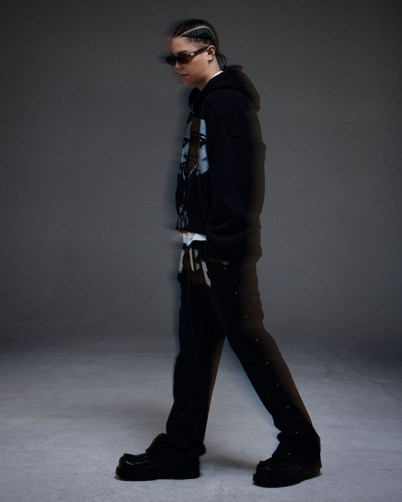 mwoong（モン）の「Smoking girls zip-up HD（Tops）」