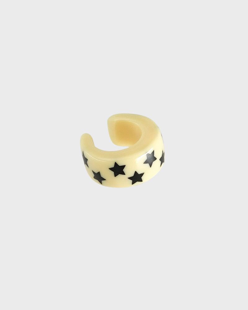 it doesn't matter.（イットダズントマッター）の「[Formica] レッツイヤーカフ (Yellow)（アクセサリー）」