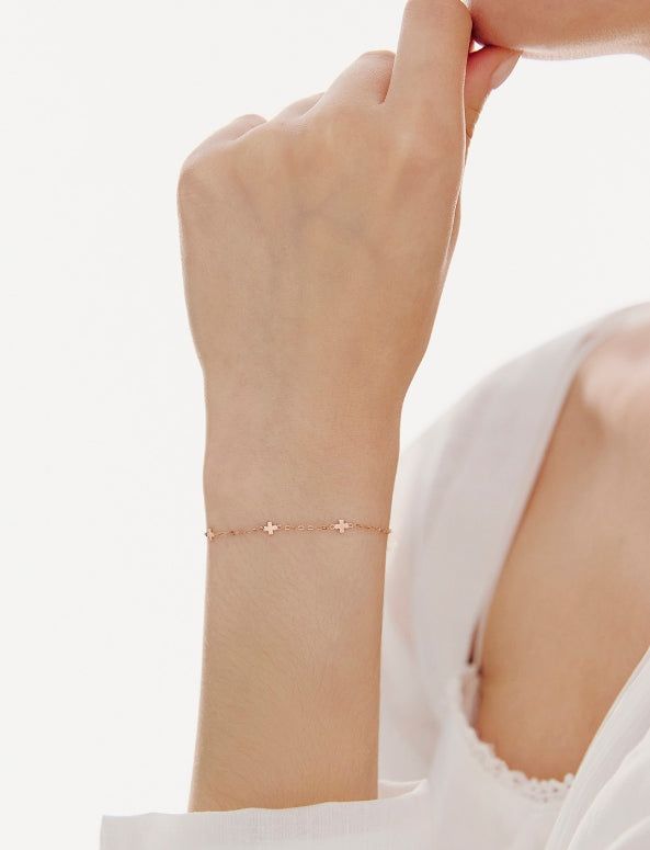 hyeres lor（イエール・ロール）の「26SS★ Truly Essence 14K Cross Station Bracelet（Accessories）」