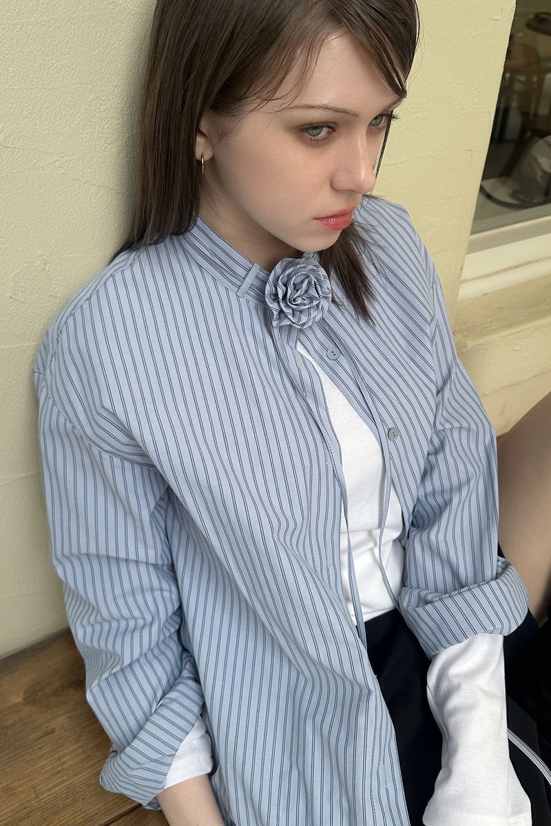 BROOCH STRIPE SHIRT_DUSTY BLUE