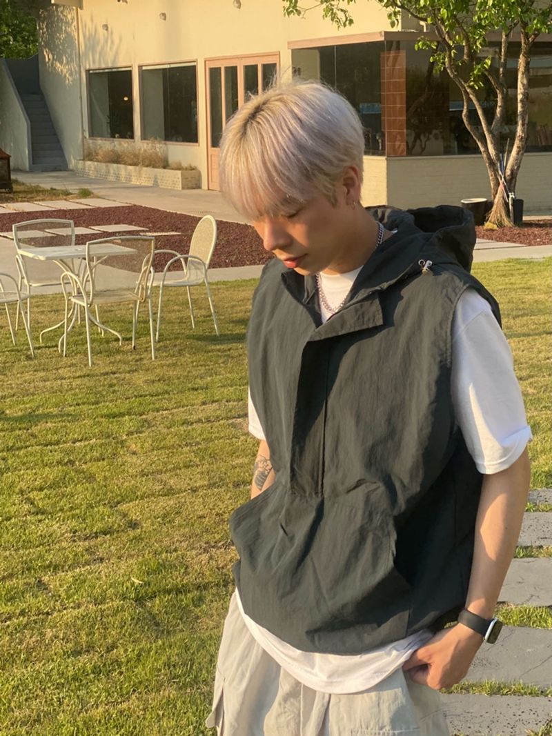 Track anorak vest