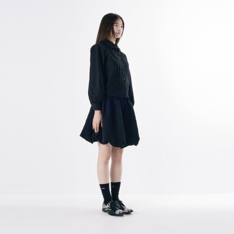 Round collar pintuck blouse 001
