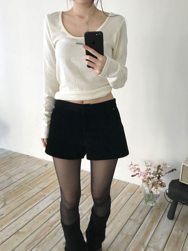 Kitten（キッテン）の「Black corduroy shorts (one color)（Pants）」