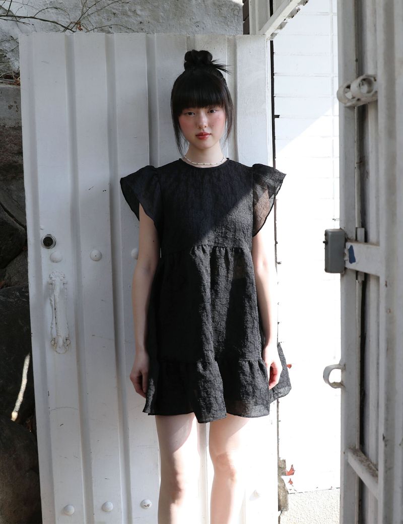 UGLYSHADOW（アグリーシャドウ）の「FLOWER RUFFLE DRESS(BLACK)（Dresses）」