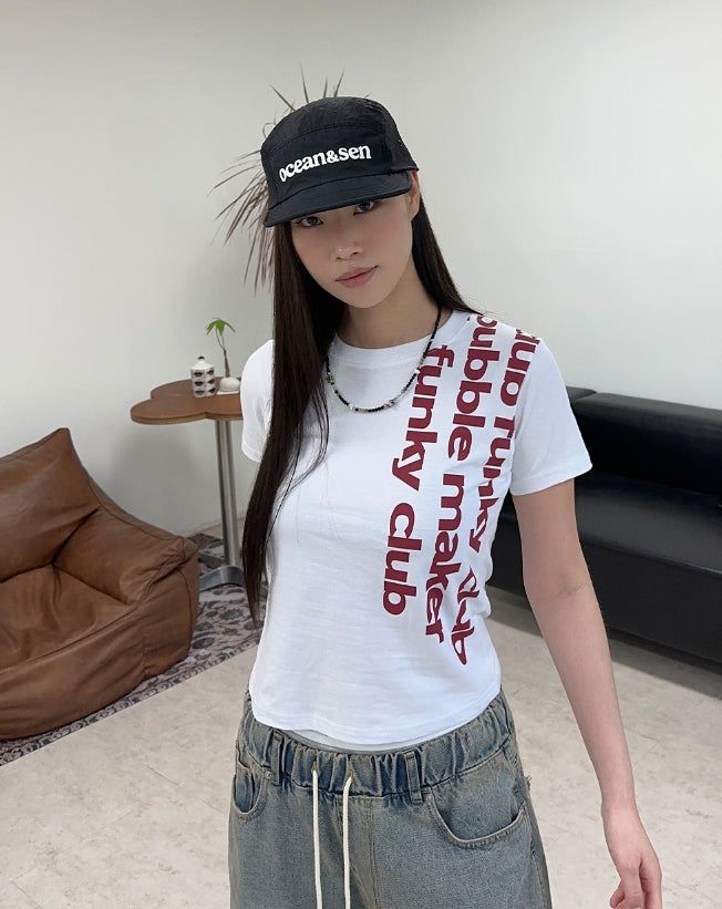 SATIIIZ（サティーズ）の「テス ファンキー レタリング クロップT（トップス）」
