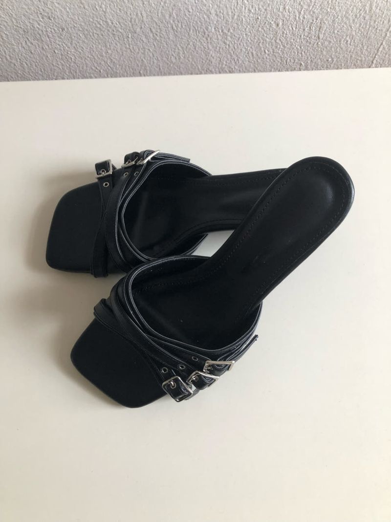 Belt open-toe heels
