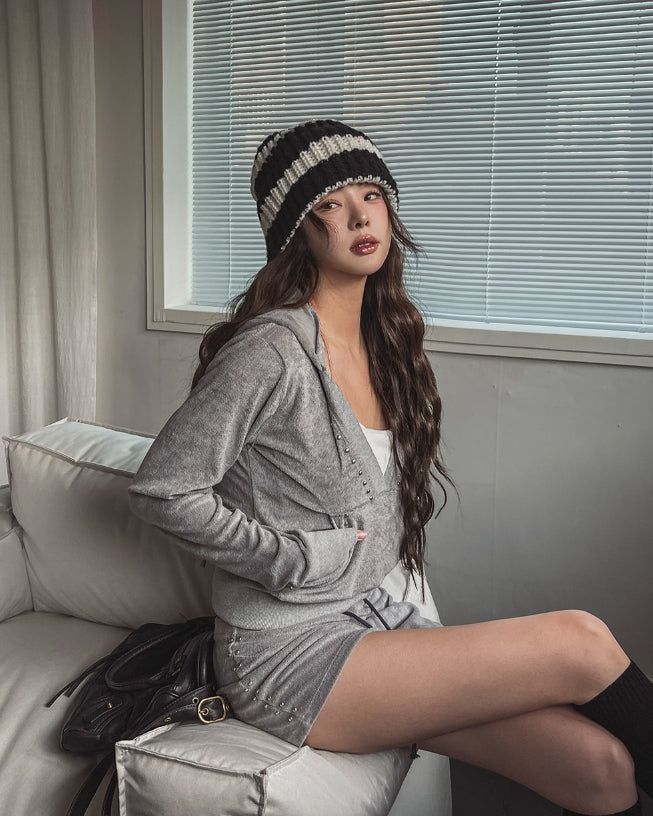 ULAN（ユレン）の「Pie Terry Stud Deep V Hoodie（Tops）」