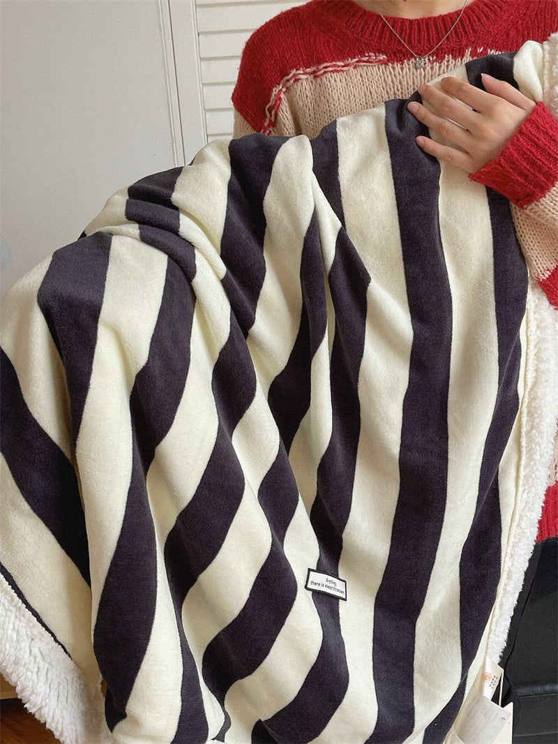 Retro stripe microfiber lamb fleece blanket - 100x150cm - Black