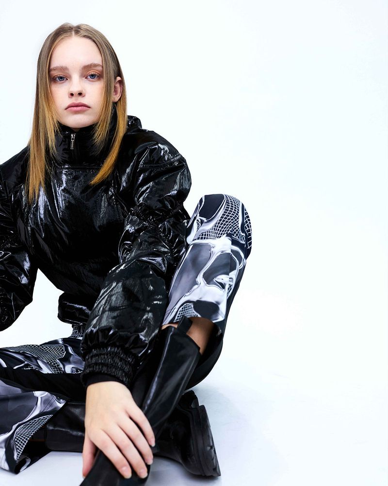 Double Layered Goose Down Jacket _ Glossy Black
