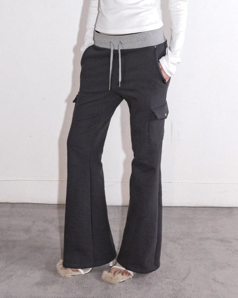 MagoRen SEOUL（マゴレン ソウル）の「Bootcut Sweatpants Charcoal x Melange Gray（Pants）」