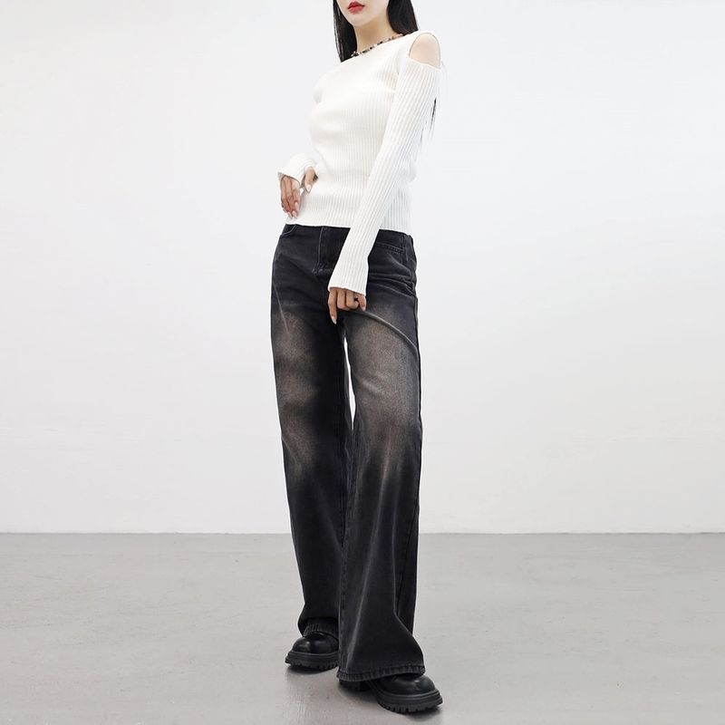 trun shoulder cut-out knitwear