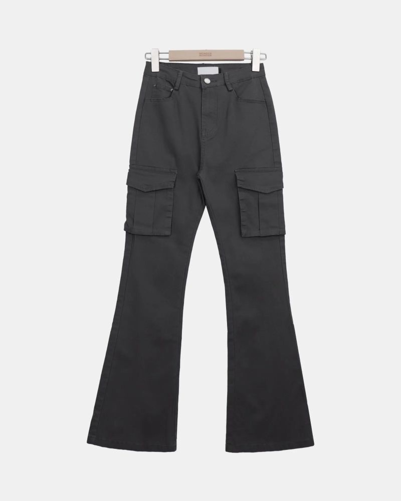 Jemin Low-Rise Bootcut Cargo Pants