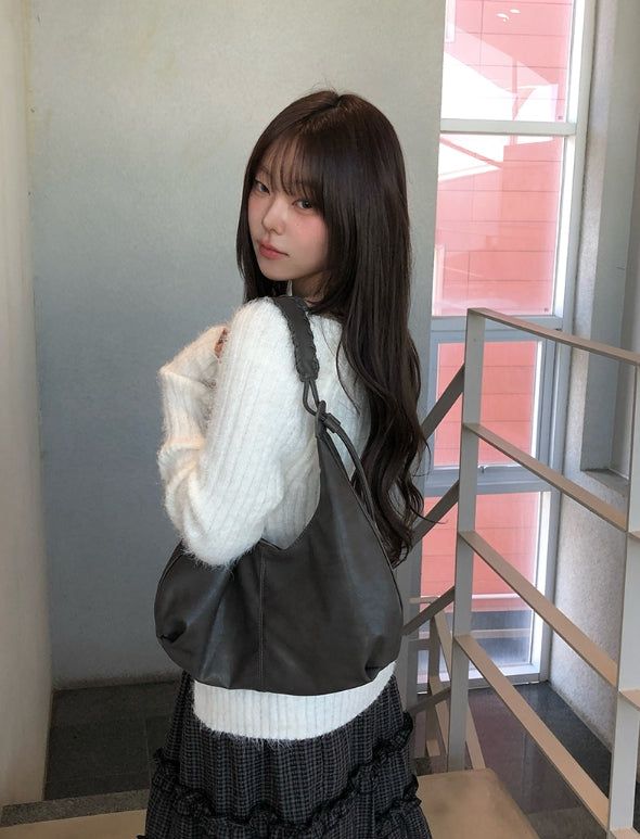 anyonemore（エニーワンモアー）の「Ine Half Moon Two-Way Leather Cross Shoulder Bag（Bags）」