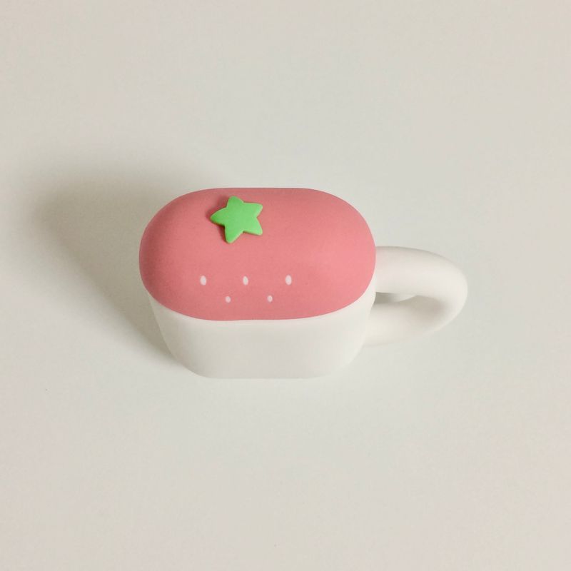 【MADE】 Strawberry Cup Airpods Case