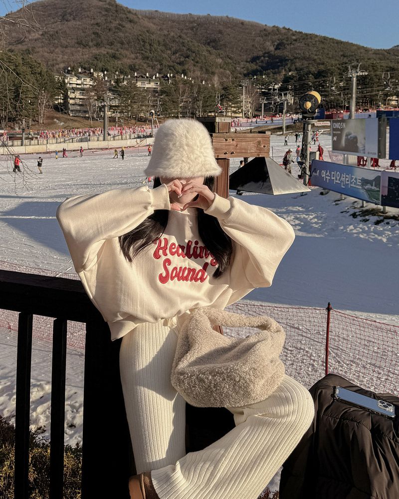 MAYBINS（メイビンス）の「Fleece Crop sweat（Tops）」