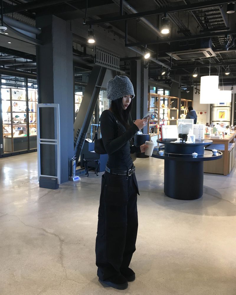 Big pocket black pants