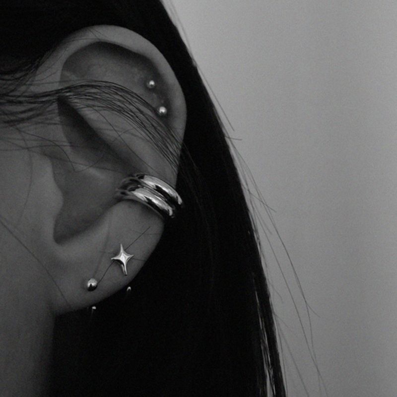 Hug earcuff