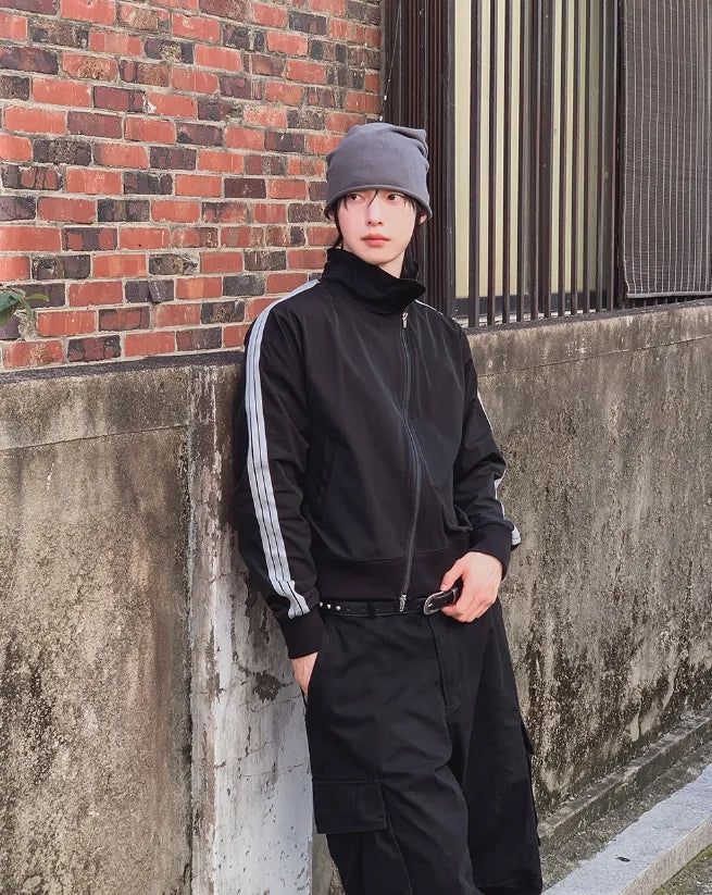 Pison Diagonal Track Fingerhole Zip-up