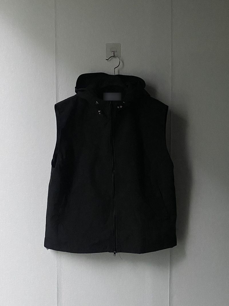 Cap Hooded Nylon Vest 4C
