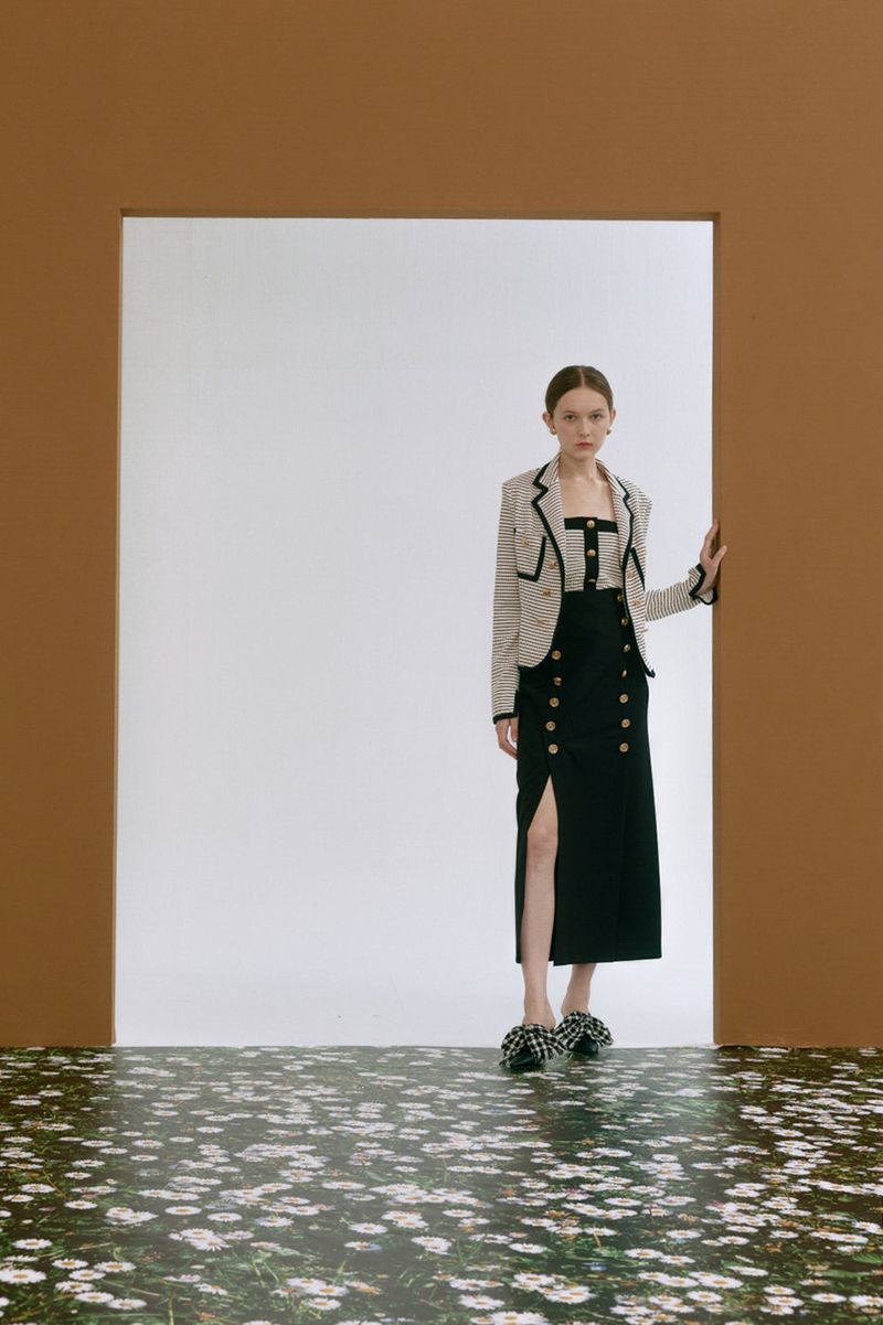 Button skirt