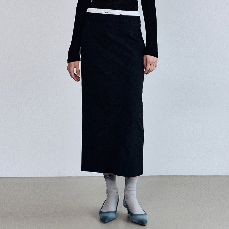 NICK&NICOLE（ニック＆ニコール）の「LAYERED LOGO SLIT SKIRT_BLACK（Skirts）」
