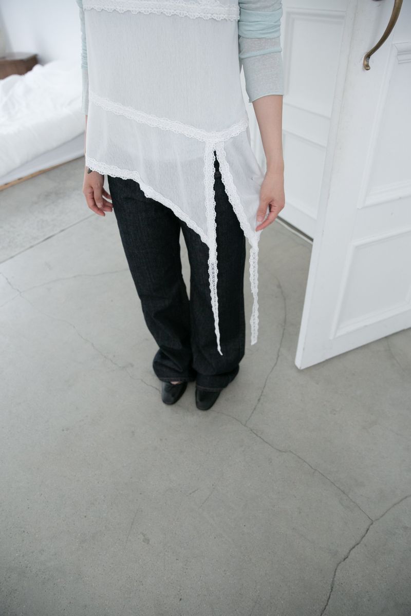 lace shoulder unbal sleeveless top