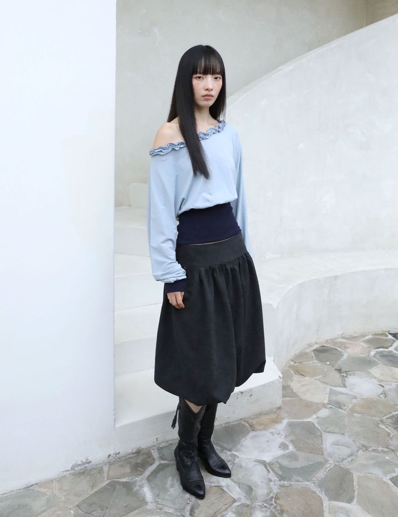 UGLYSHADOW（アグリーシャドウ）の「BUTTON PUMPKIN MIDI SKIRT(BLACK)（Skirts）」