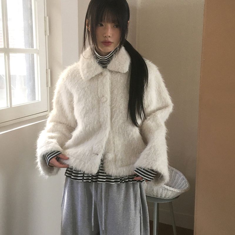 WONDER WONDER(ワンダーワンダー)の「Venett Round Button Fur Short Jacket Coat(Jackets/Outerwear)」