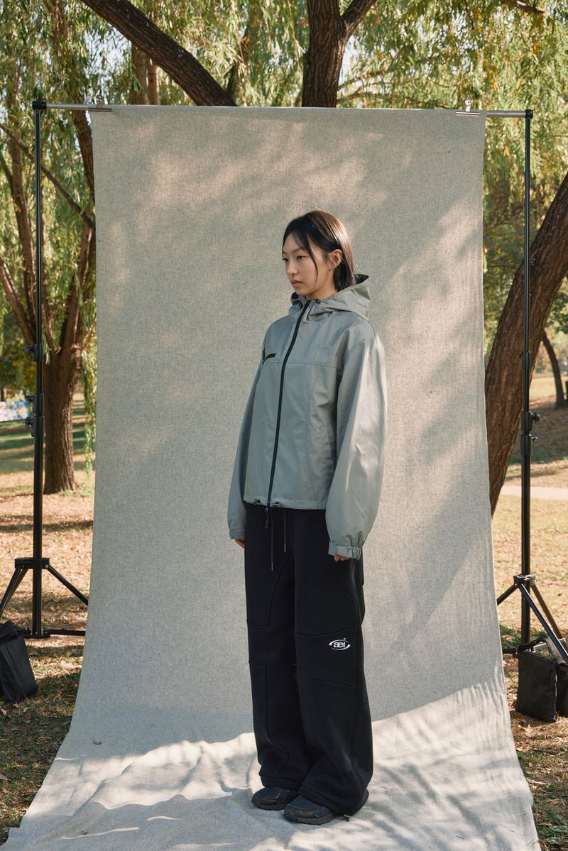 SYMBOL EMBROIDERY WINDBREAKER [GRAY]