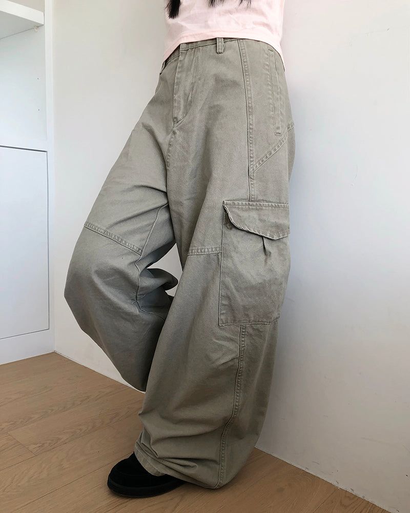 Liqu Panel Curved Wide Cargo Pants
