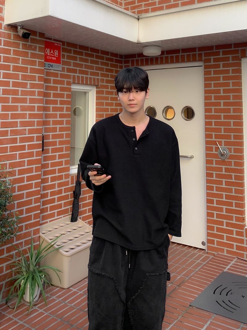 Bean over henley neck knit tee