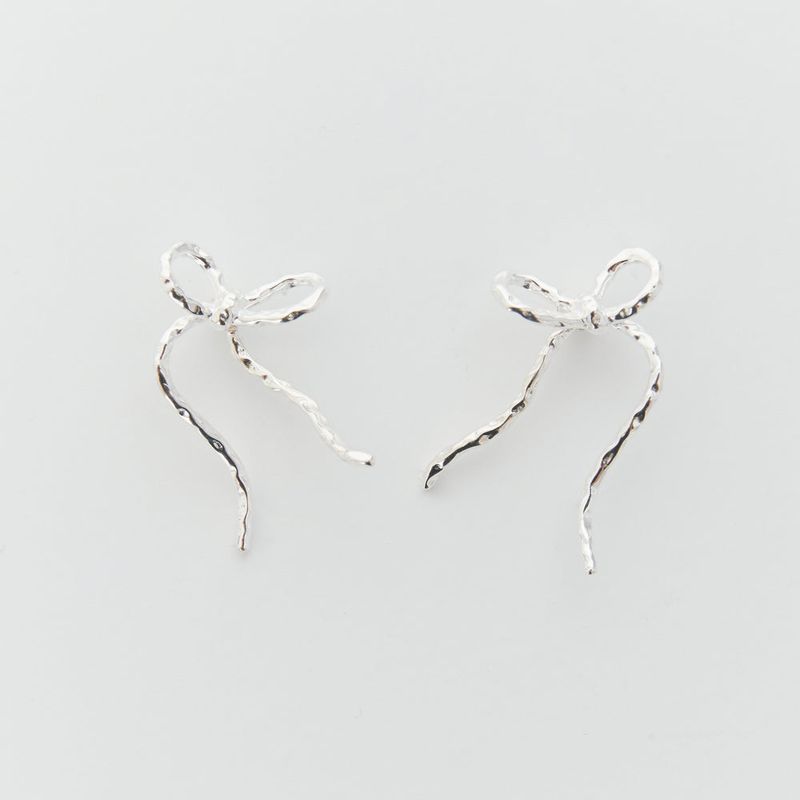 [925 SILVER] ネイチャーリボンピアス