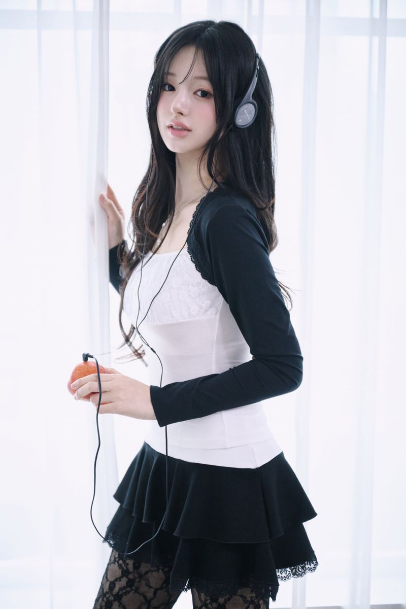 [MADE] Double-Lace Ruched Sleeveless Top