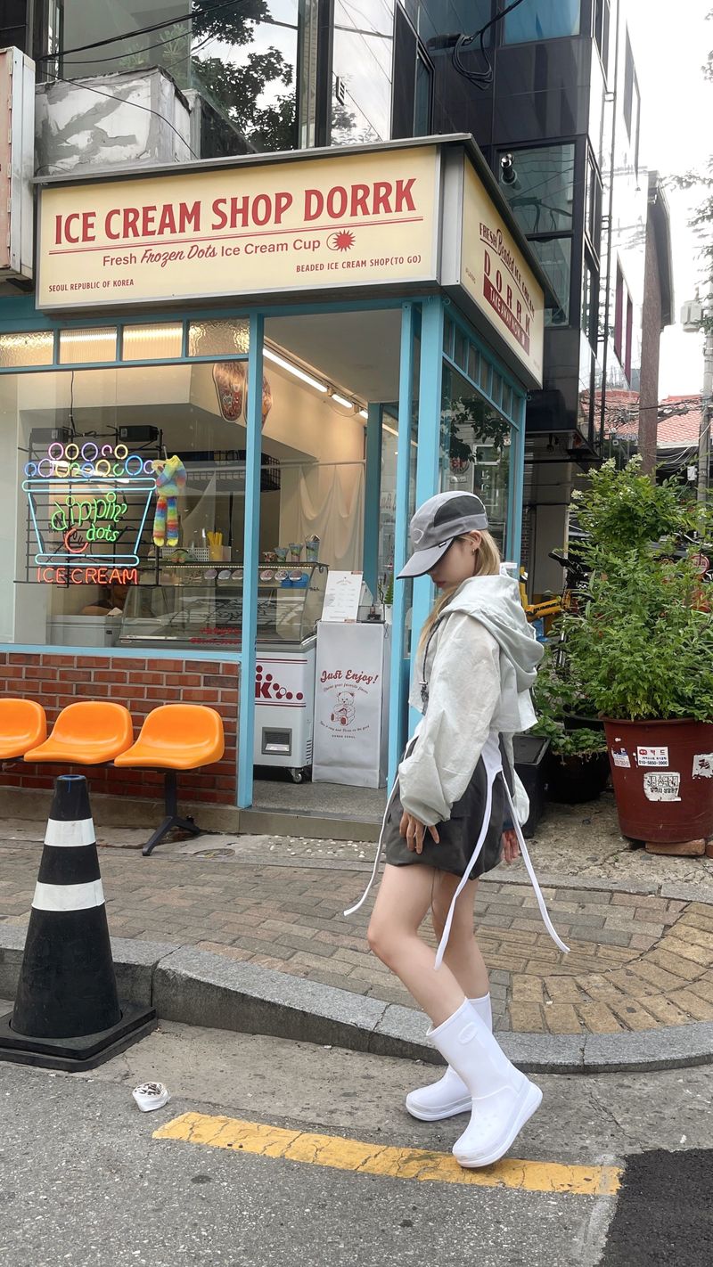 Cropped rain mesh hooded windbreaker