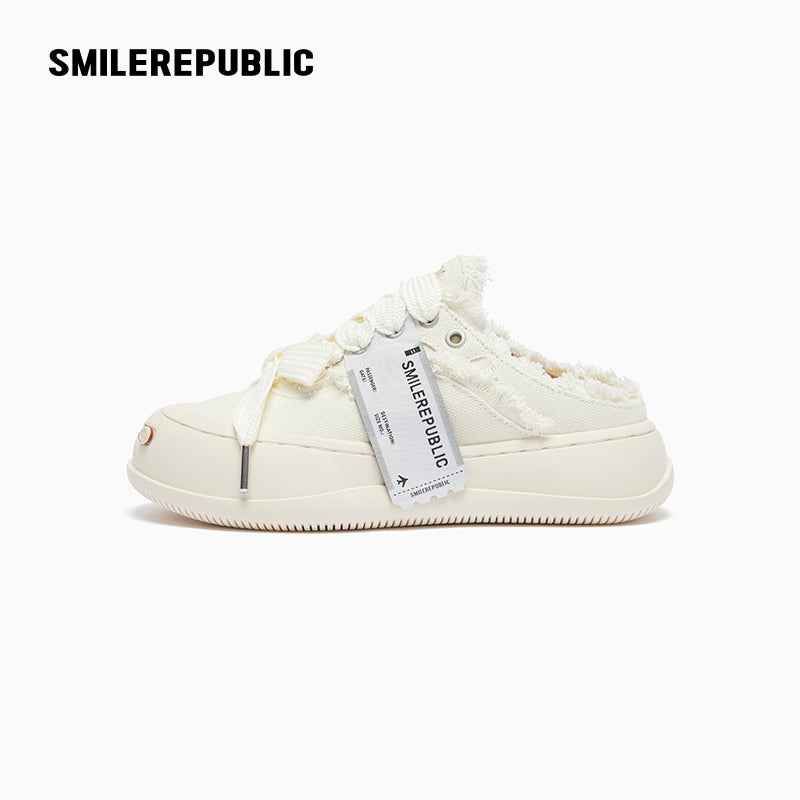 SMILEREPUBLIC（スマイルリパブリック）の「White Frayed Canvas Platform Sneaker Mules, Unisex Backless Lace Up Shoes（Shoes）」
