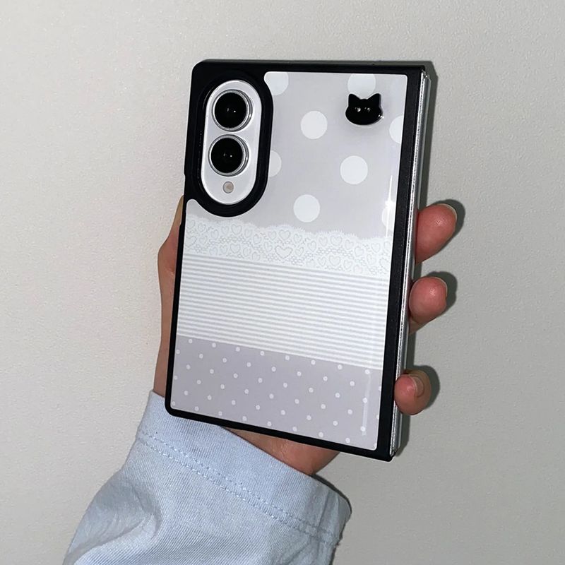 [MADE] KITTY PATCHWORK PHONE CASE (epoxy black bumper)