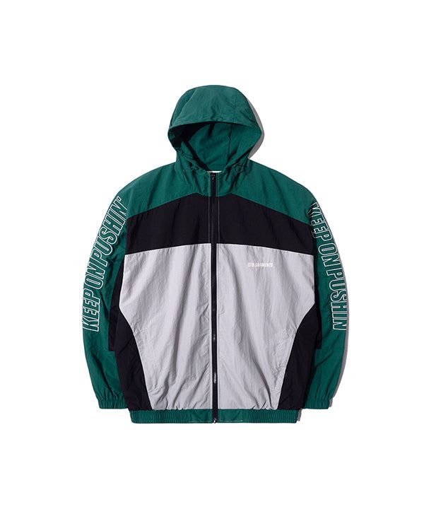 QT8 GARMENTS（キューティーエイトガーメント）の「RG レトロフードトラックジャケット (グリーン/ブラック)（ジャケット/アウター）」