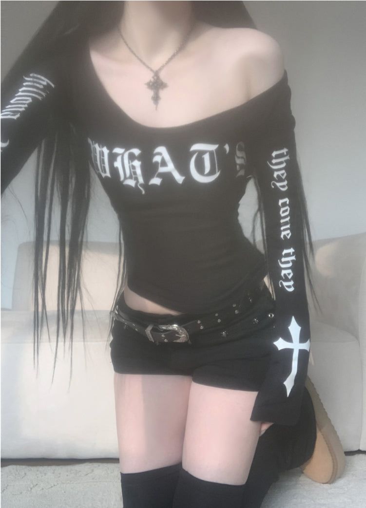 Finchro Lettering Cross Top (black)