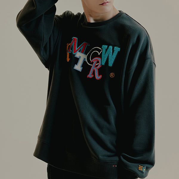 OUT FONT LOGO CREWNECK
