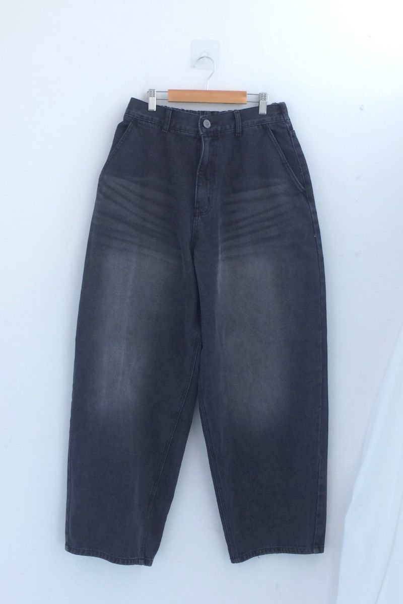 Curved overfit washed denim