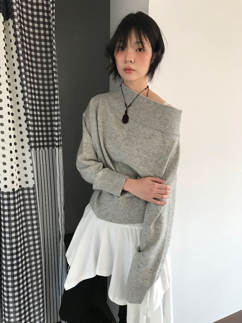 DUGGY（ダギー）の「Airy Off-Shoulder Knit (3Colors)（Tops）」