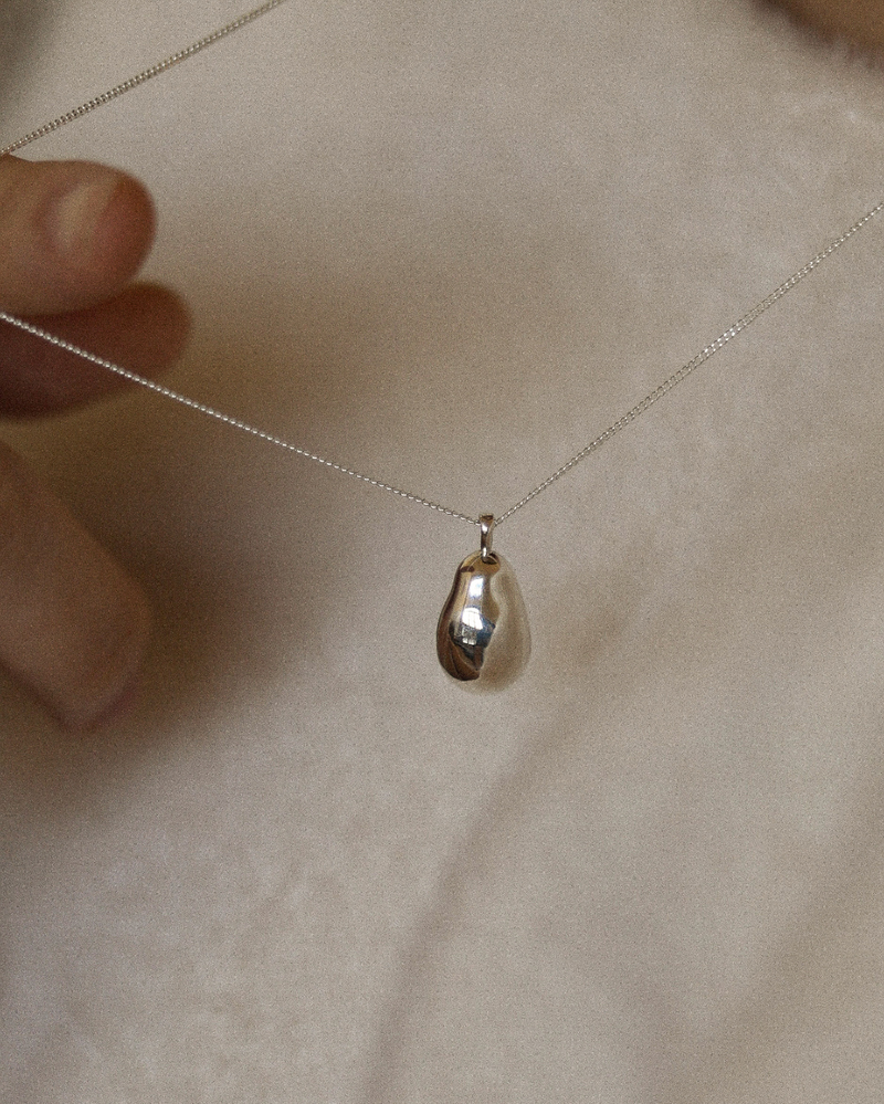 Sweet pear necklace (silver)