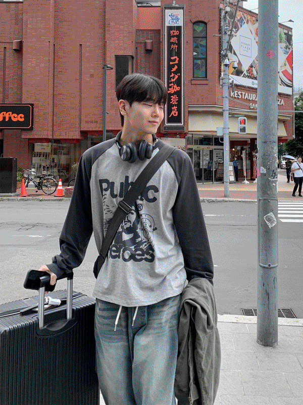 WHAT A LOOK（ワット ア ルック）の「Smoke Raglan Long sleeve（Tops）」