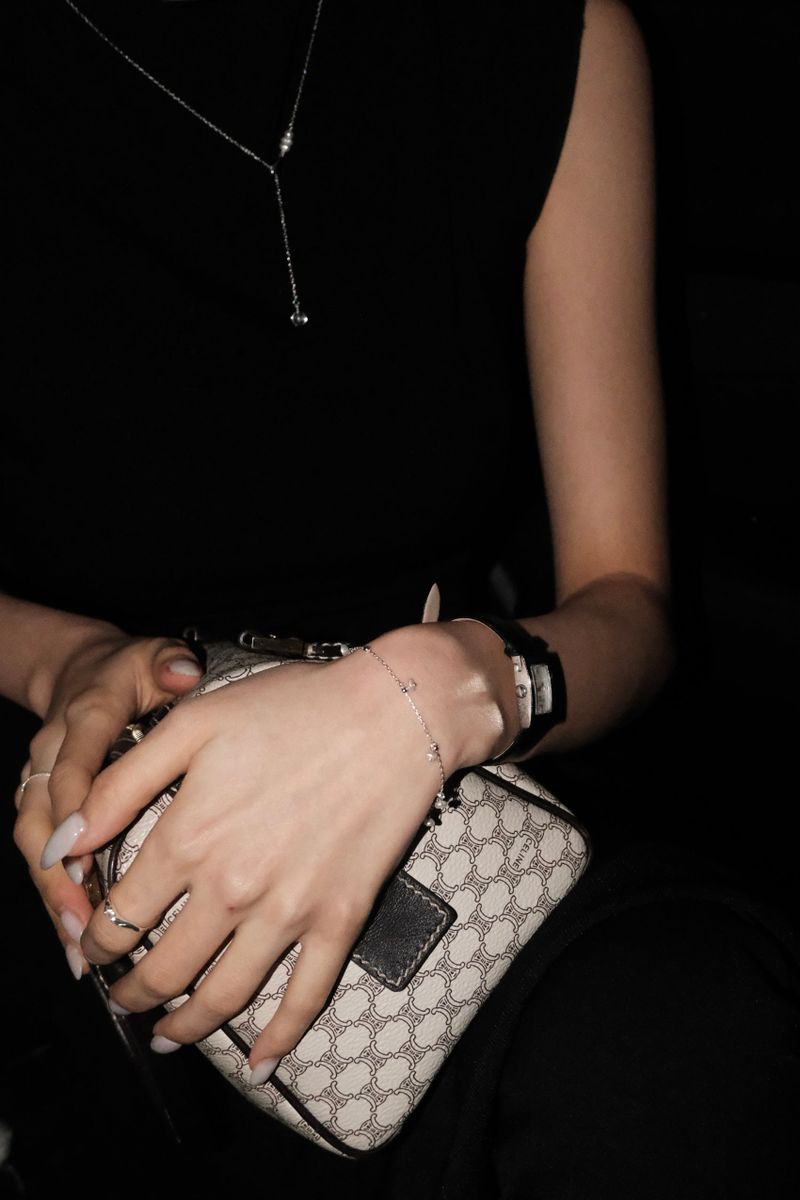 FLOATING PEARL BRACELET