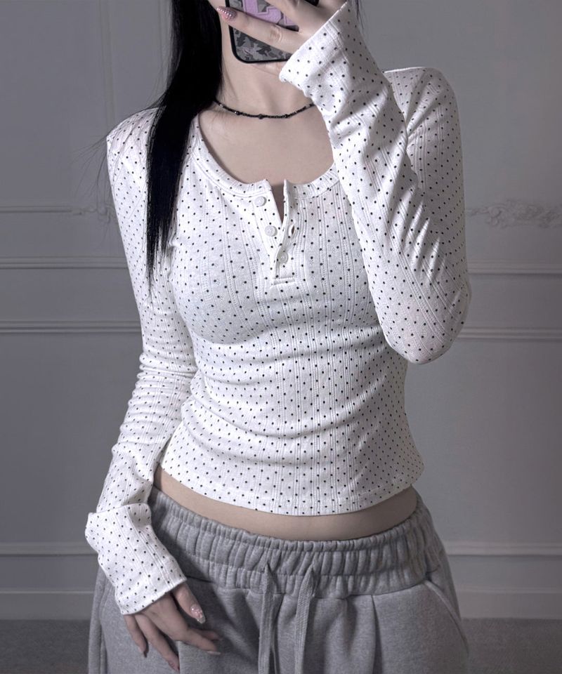meego(ミーゴ)の「Polka Tee (2colors)(Tops)」
