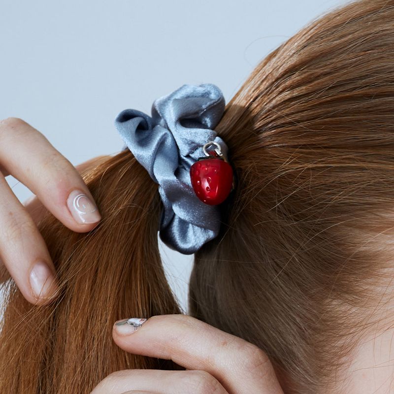 STRAWBERRY SCRUNCHY (BLUE)