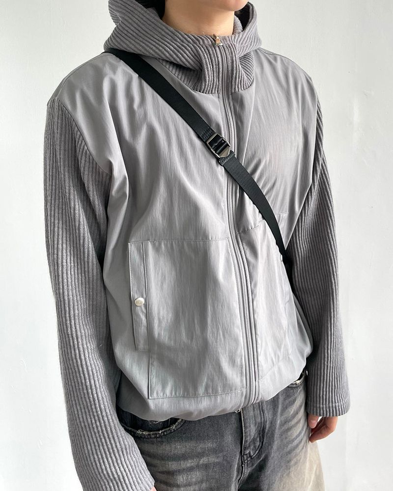 Contrast Highneck Hood Zip-up