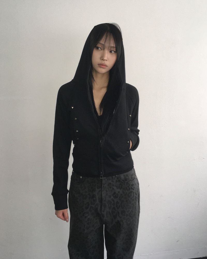 Stud slim hood jumper